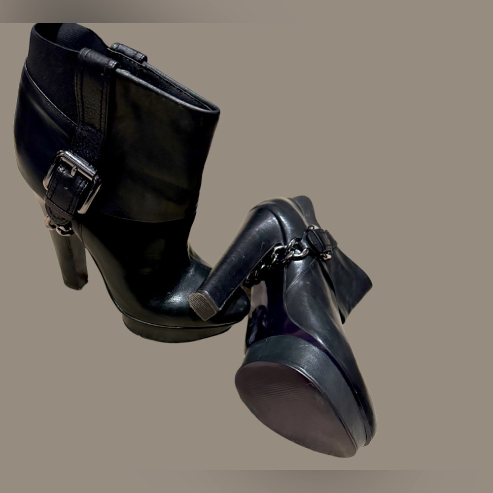 Worn once Black Donald Pliner ankle boots….